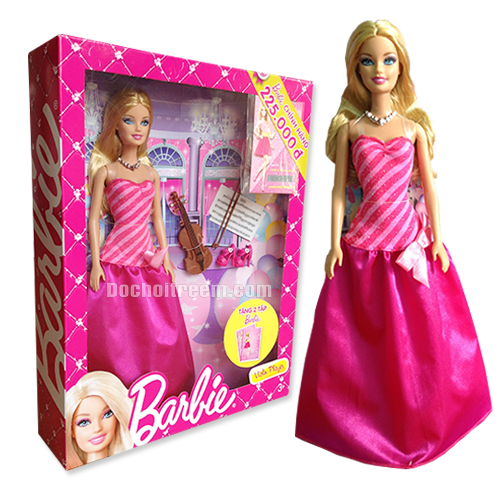 Cô gái trẻ biến hình búp bê Barbie mỗi ngày