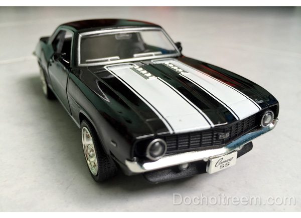 Xe-ChevRolet-Camaro-SS-1969-den-4