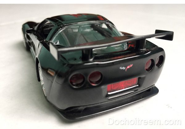 Xe-Chevrolet-Corvette-C6-R-4