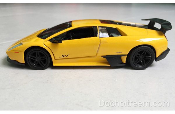 Xe-Lamborghini-Murcielago-LP670-4-SV-(vang)-2