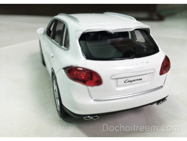 Xe-Porsche-Cayenne-Turbo-4