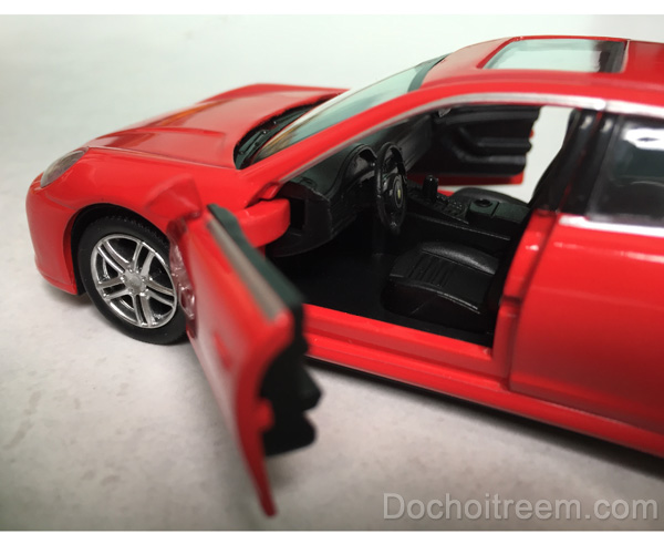 Xe-Porsche-Panamera-Turbo-8