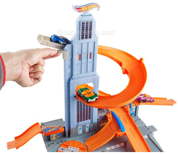 Duong-dua-Hotwheels-thanh-pho-choc-troi-BHR00-3