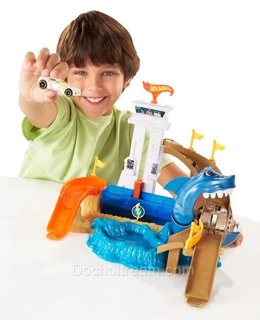 Thap-truot-xe-doi-mau-hotwheels-CMN29-4