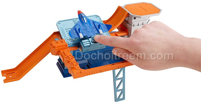 be-phong-may-bay-hotwheels-dnn74a-4