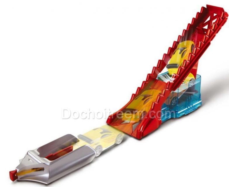 duong-dua-hotwheels-doi-mau-bhn12a-3