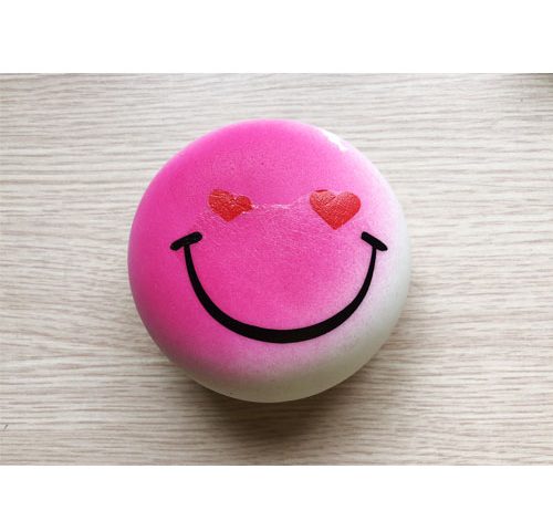 SQUISHY-BANH-BANH-BAO-MAT-CUOI-HONG