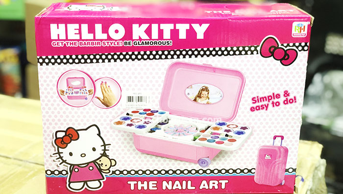 Vali-keo-son-mong-tay,-trang-diem-hello-kitty-901-451-1