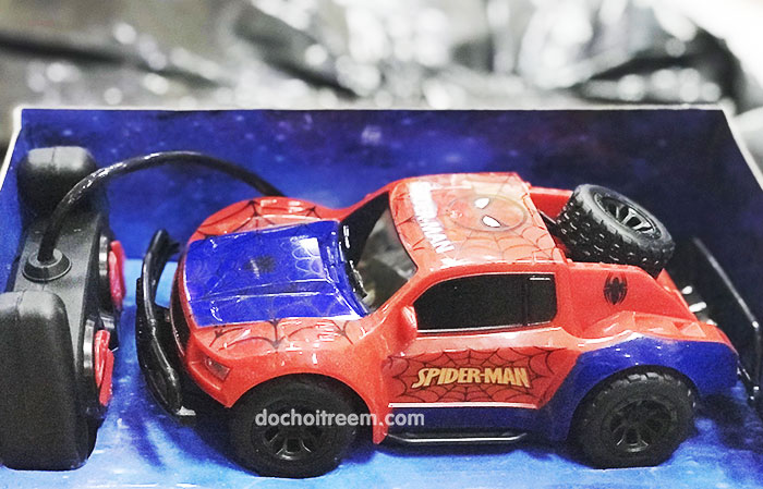 Xe-spider-man-dieu-khien-khong-sac-H389-1