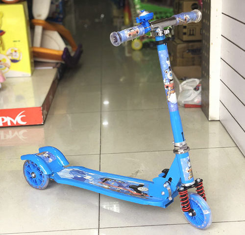 Xe-Scooter-sat-xe-lua-thomas-lon
