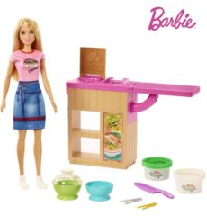 Búp bê Barbie cùng Barbie làm mì GHK43