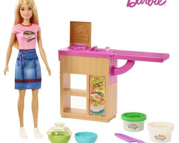 Búp bê Barbie cùng Barbie làm mì GHK43