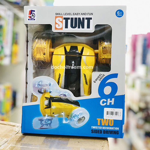 Xe điều khiển lộn màu vàng